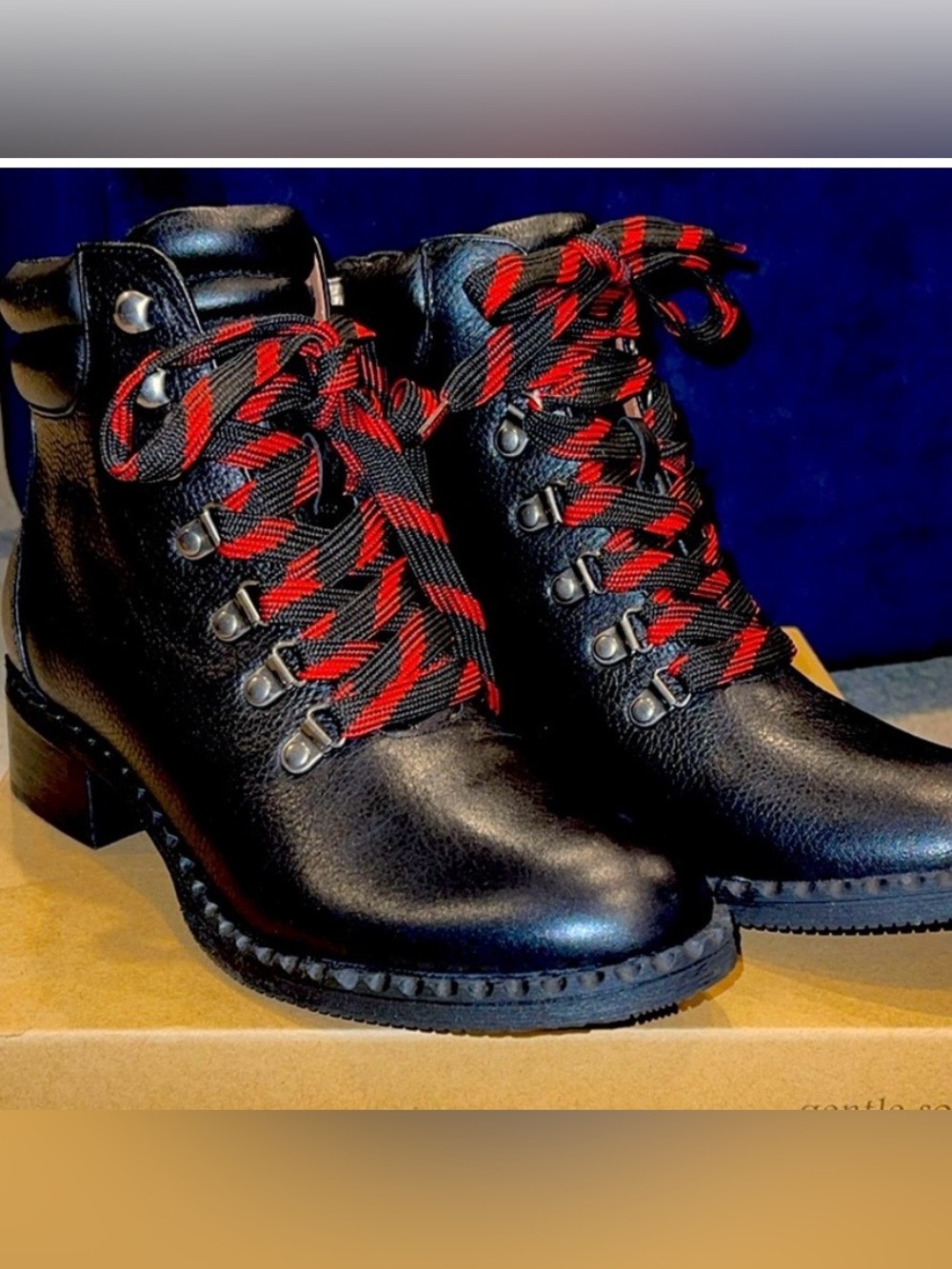 NWOT Gentle Souls by Kenneth Cole Women's Brooklyn Black Leather Lace Up Boots 9